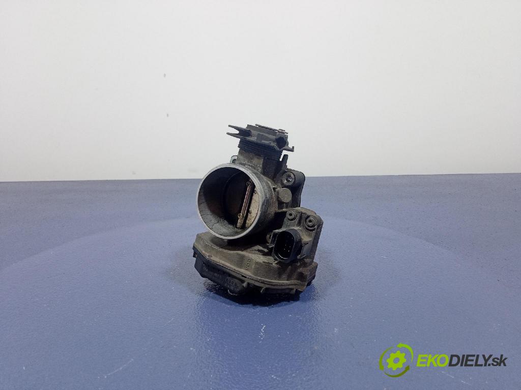Volkswagen Golf 1998 škrticí klapka 06A133063G