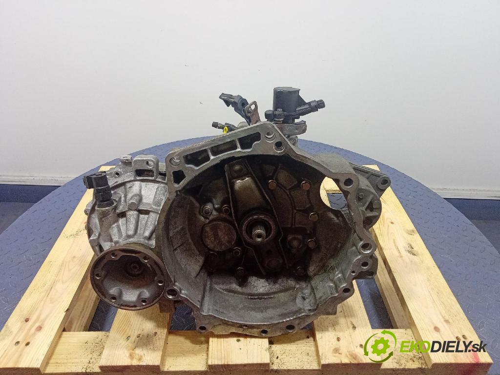 Volkswagen Golf 1998 převodovka Ozubené kola: Manualna DBZ