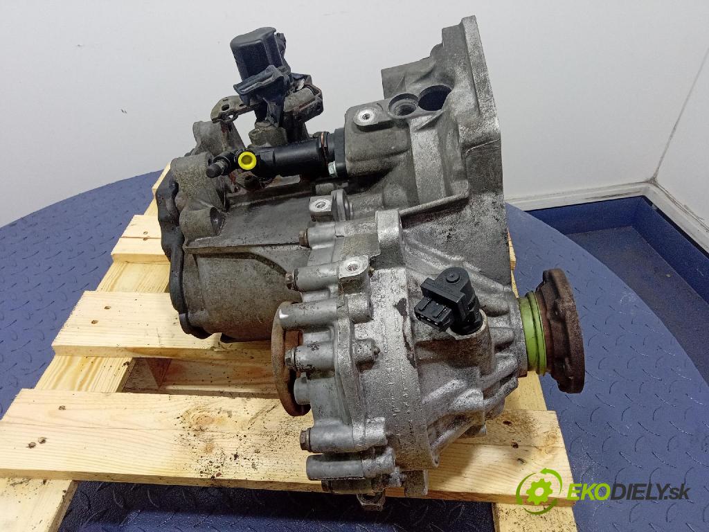 Volkswagen Golf 1998 převodovka Ozubené kola: Manualna DBZ