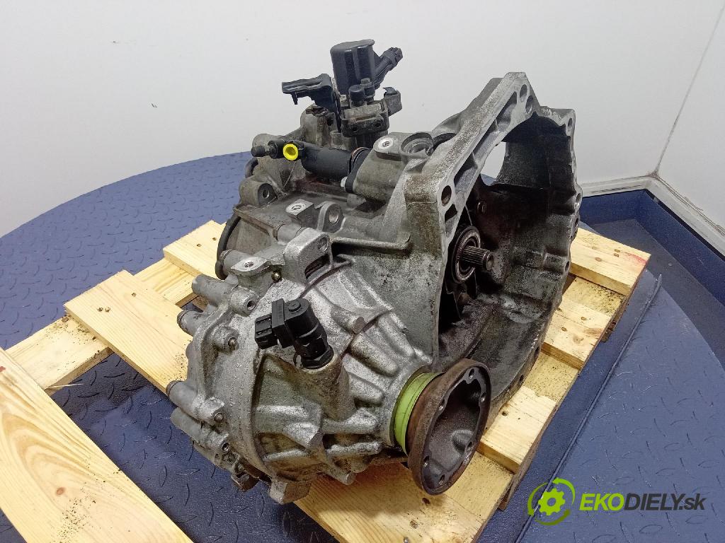 Volkswagen Golf 1998 převodovka Ozubené kola: Manualna DBZ