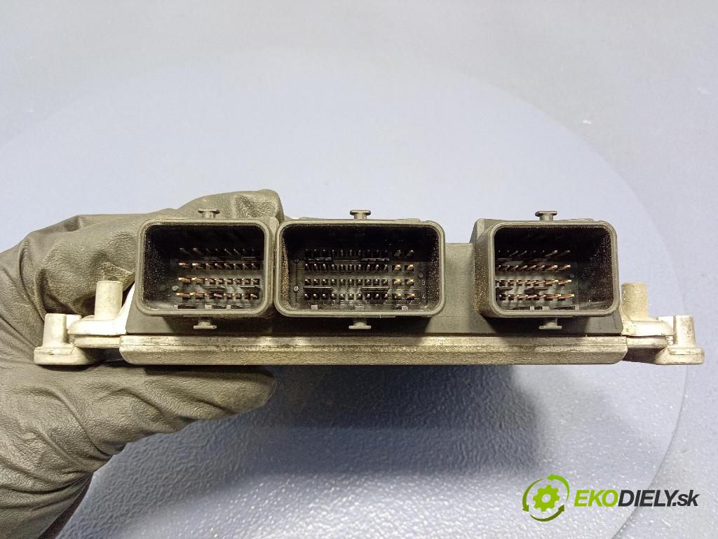 Peugeot 607 2003 řídící jednotka Motor: 9652590180