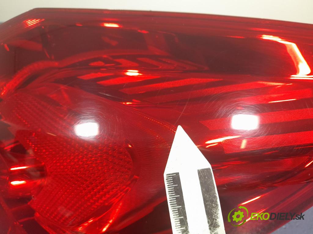 Opel Astra 2011 světlo Zad: Práva: Mimo: