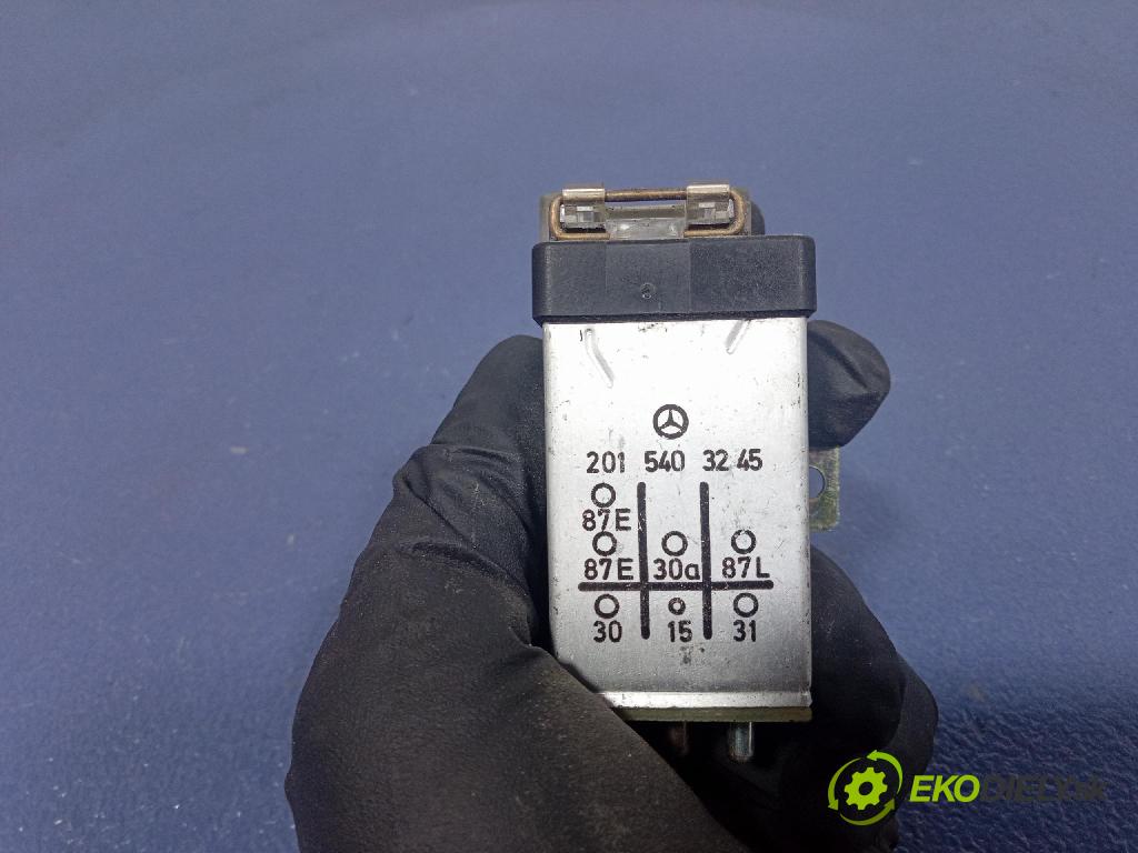 Mercedes E-klasa 1994 relé 2015403245