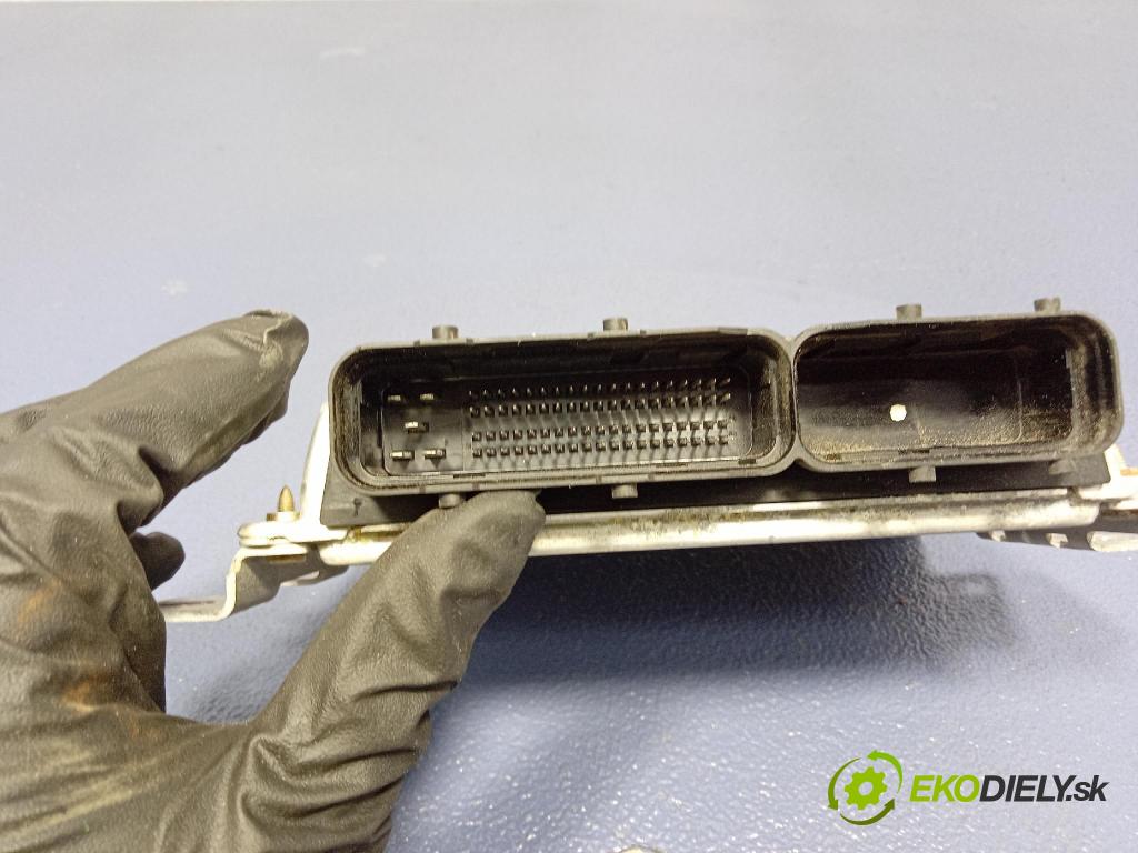 Hyundai Tucson 2006 řídící jednotka Motor: 3917123131