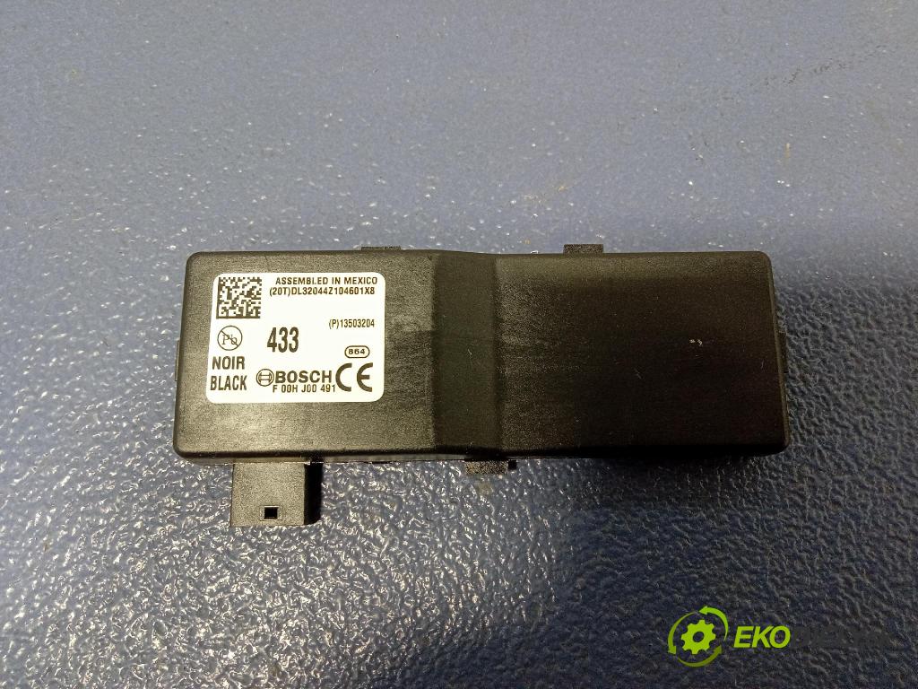 Opel Insignia 2011 řídící jednotka Zámek F00HJ00491