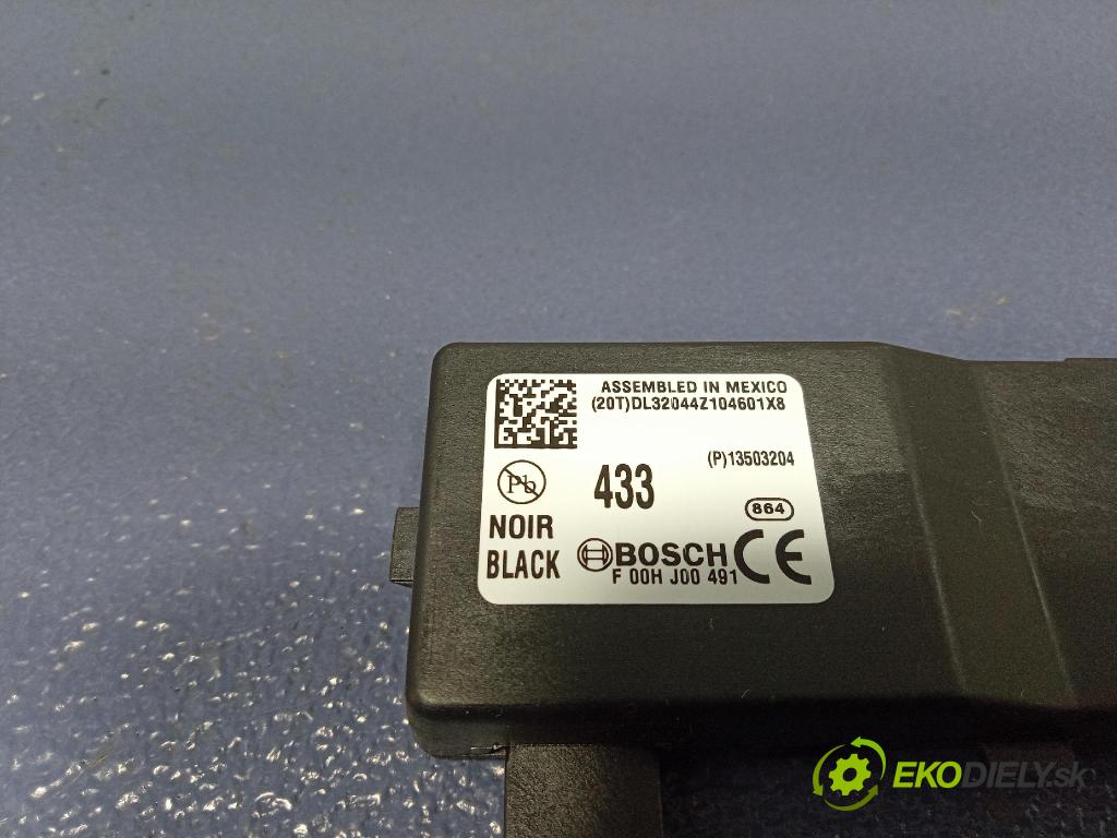 Opel Insignia 2011 řídící jednotka Zámek F00HJ00491