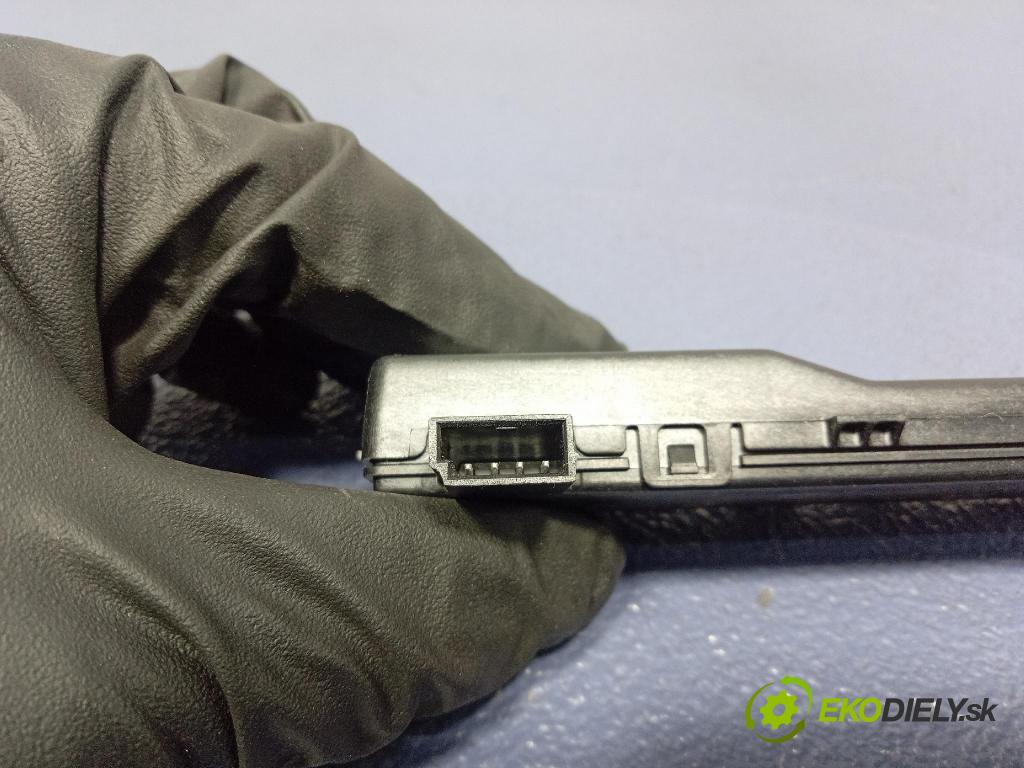 Opel Insignia 2011 řídící jednotka Zámek F00HJ00491