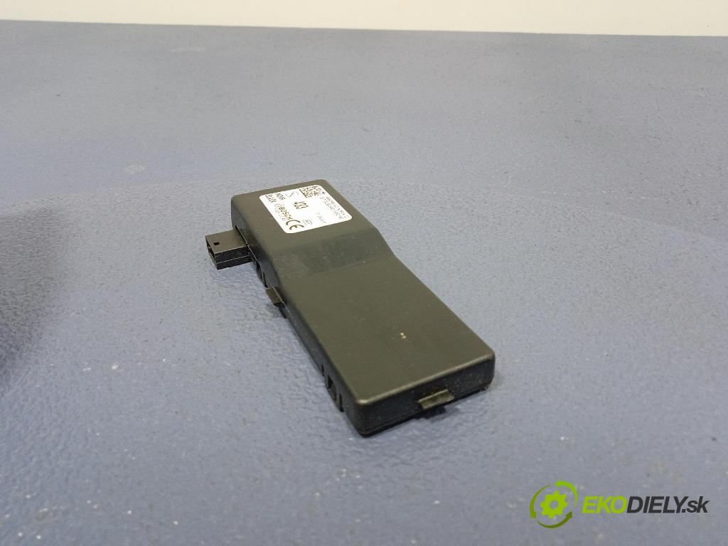 Opel Insignia 2011 řídící jednotka Zámek F00HJ00491