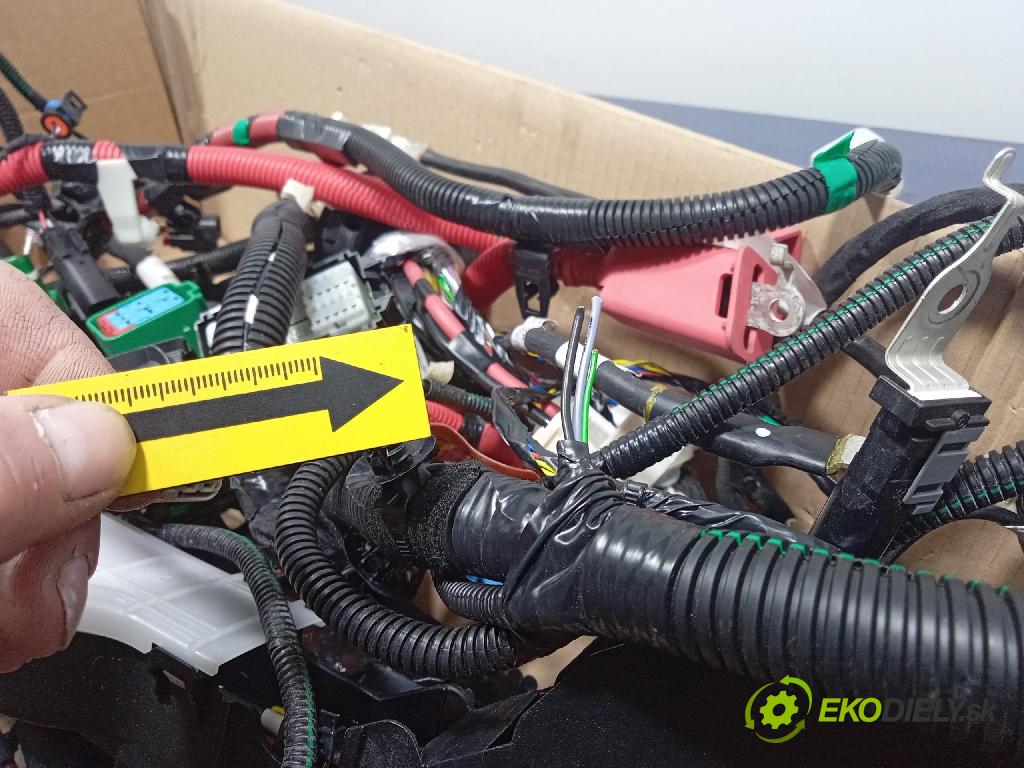 Tesla Model y 0 instalace Elektrický: 1933901-04