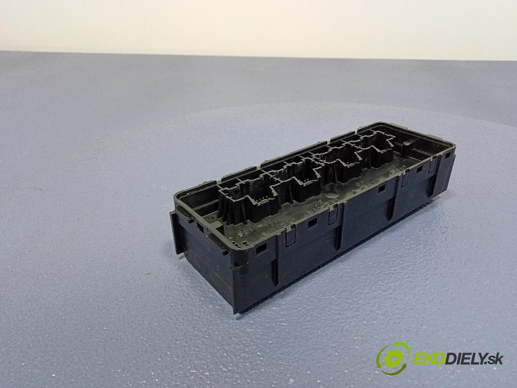 Opel Zafira 2016 řídící jednotka 13586728