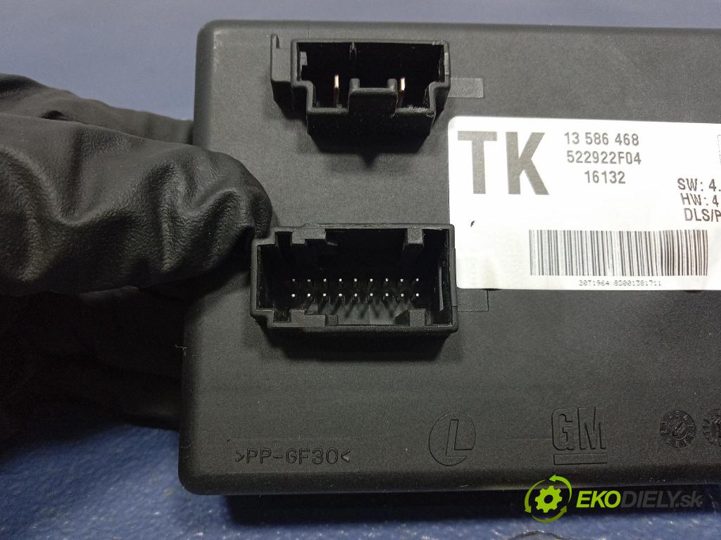 Opel Zafira 2016 řídící jednotka Světel: 13586468