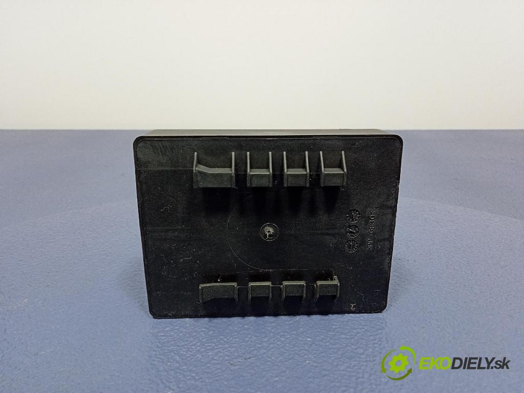 Opel Zafira 2016 řídící jednotka Světel: 13586468