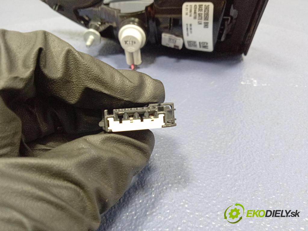 Opel Zafira 2016 světlo Zad: levá Uvnitř 39028598BN8