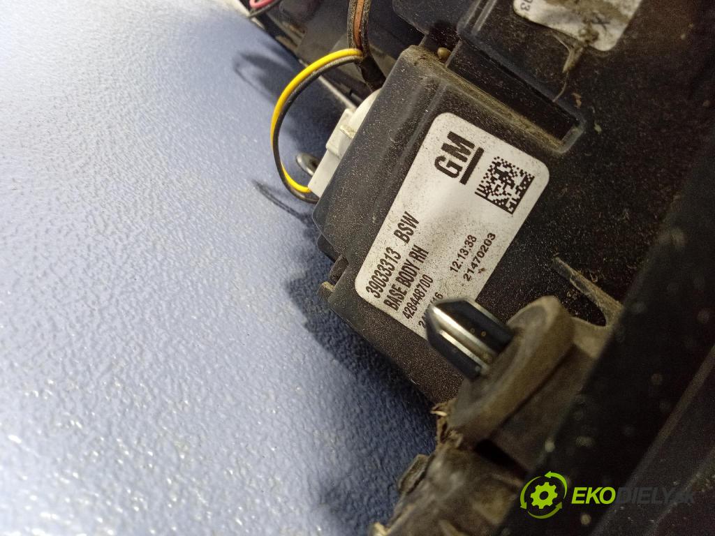 Opel Zafira 2016 světlo Zad: Práva: Mimo: 39033313