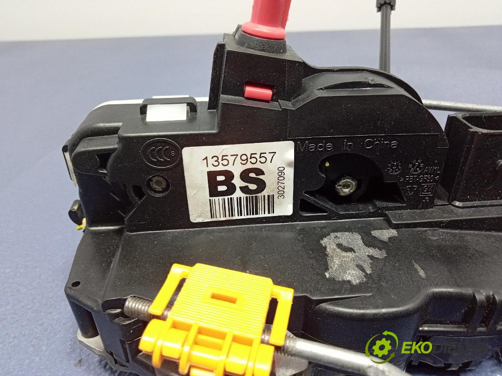 Opel Zafira 2016 zámek dveře Zad: Levý: 13579557