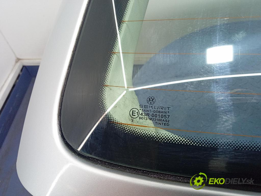 Vw Passat 2004 zadní dveře kufra: kufr