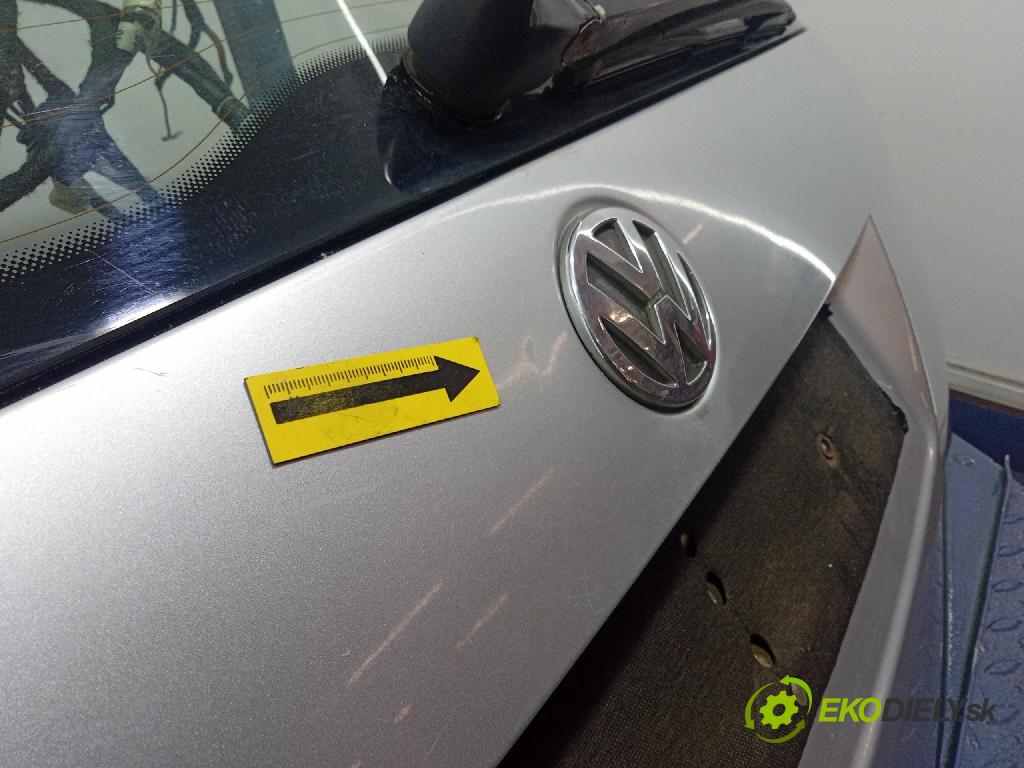 Vw Passat 2004 zadní dveře kufra: kufr