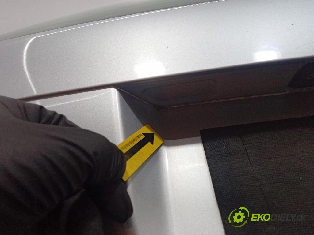 Vw Passat 2004 zadní dveře kufra: kufr