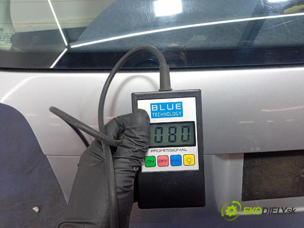 Vw Passat 2004 zadní dveře kufra: kufr