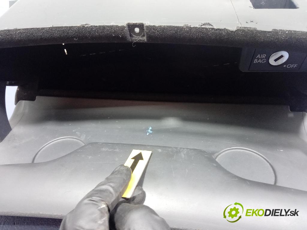 Vw Passat 2004 kastlík 3B1857101