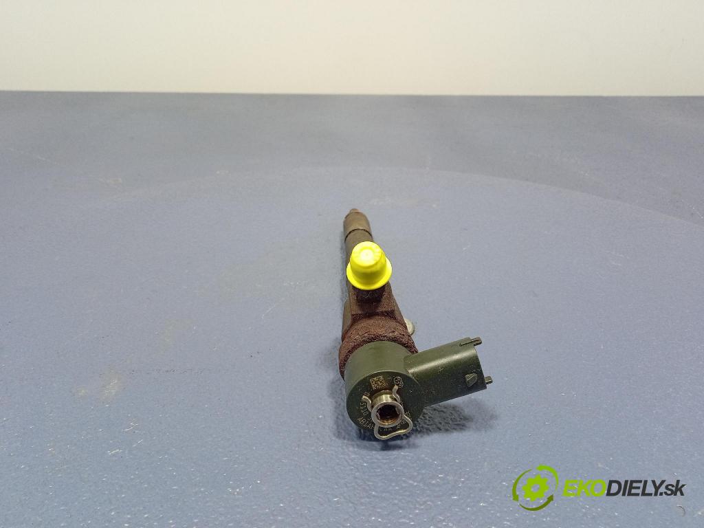 Opel Insignia 2011 vstřikovač 0445110327