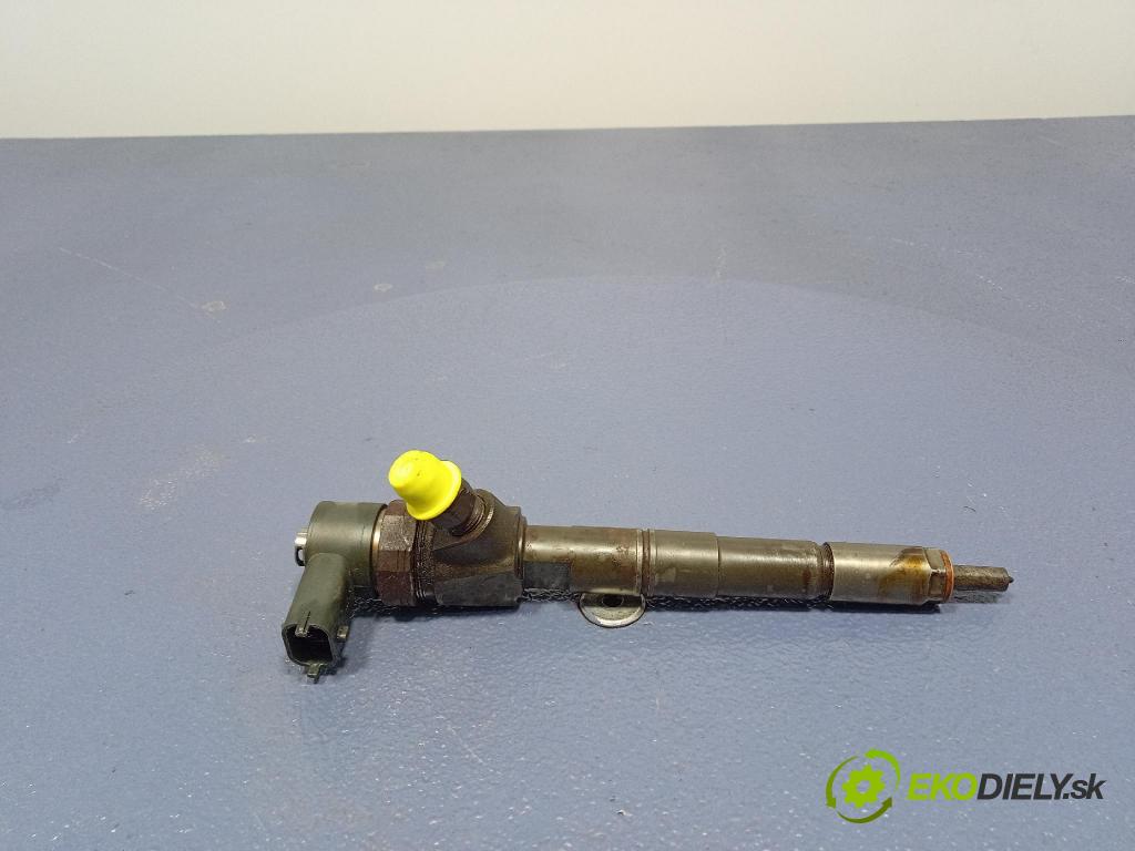 Opel Insignia 2011 vstřikovač 0445110327