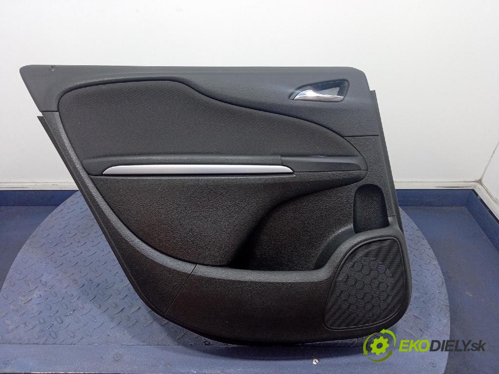 Opel Zafira 2016 Tapacír: dveře Zad: levá