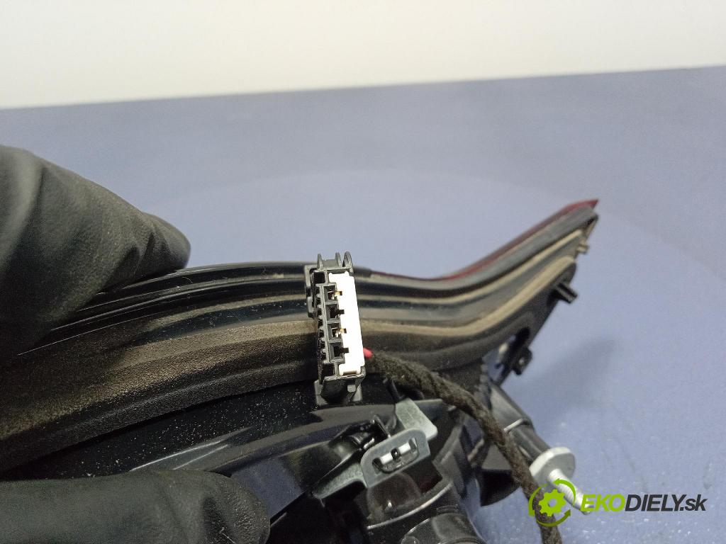 Opel Zafira 2016 světlo Zad: Práva: Uvnitř 39028597BN8