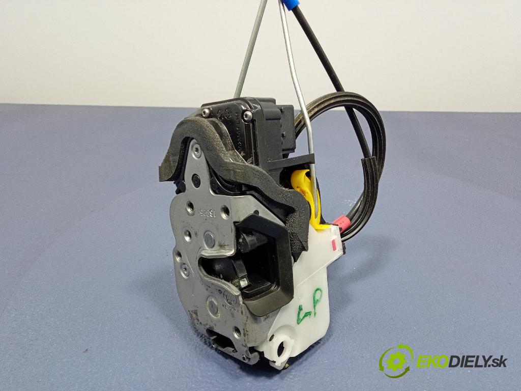 Opel Zafira 2016 zámek dveře před Levý: 3023881LH1