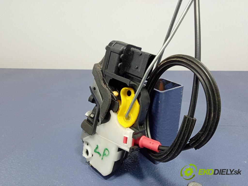 Opel Zafira 2016 zámek dveře před Levý: 3023881LH1