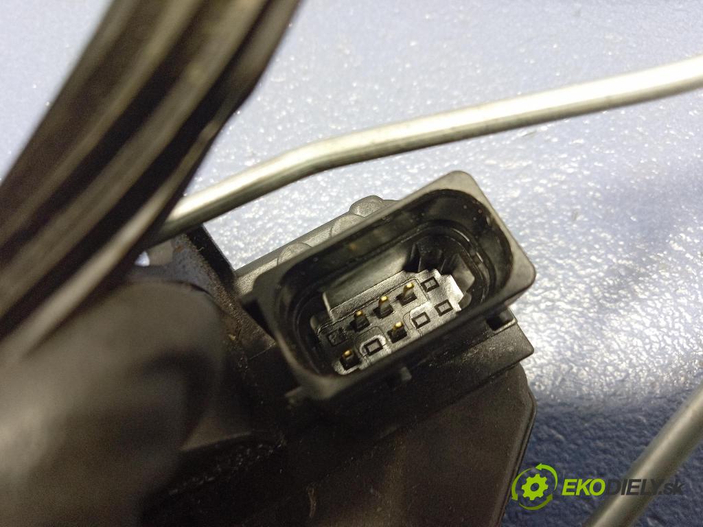 Opel Zafira 2016 zámek dveře před Levý: 3023881LH1