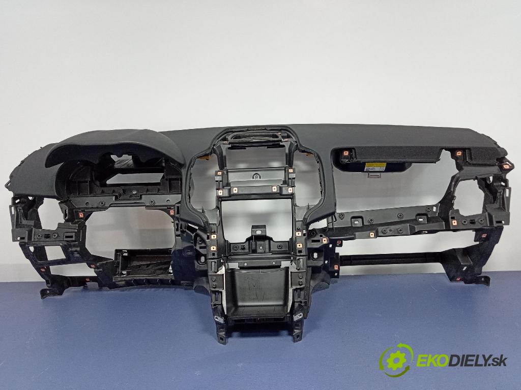 Opel Zafira 2016 kokpit,přistrojova deska A3470