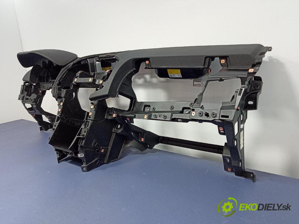 Opel Zafira 2016 kokpit,přistrojova deska A3470