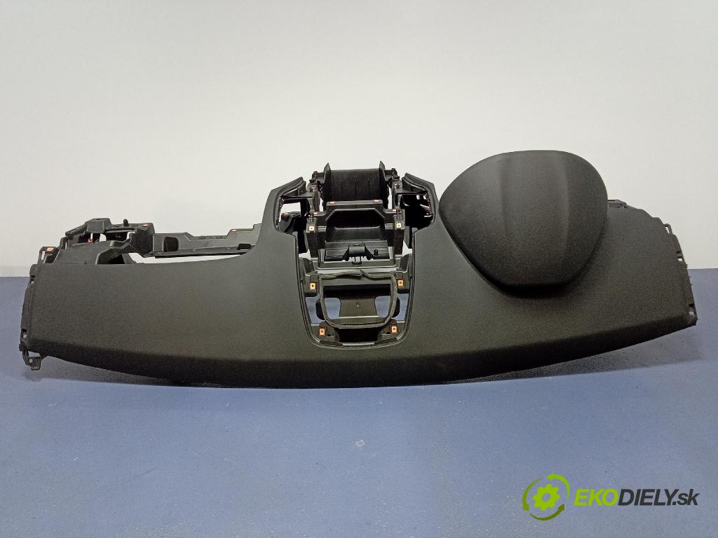 Opel Zafira 2016 kokpit,přistrojova deska A3470