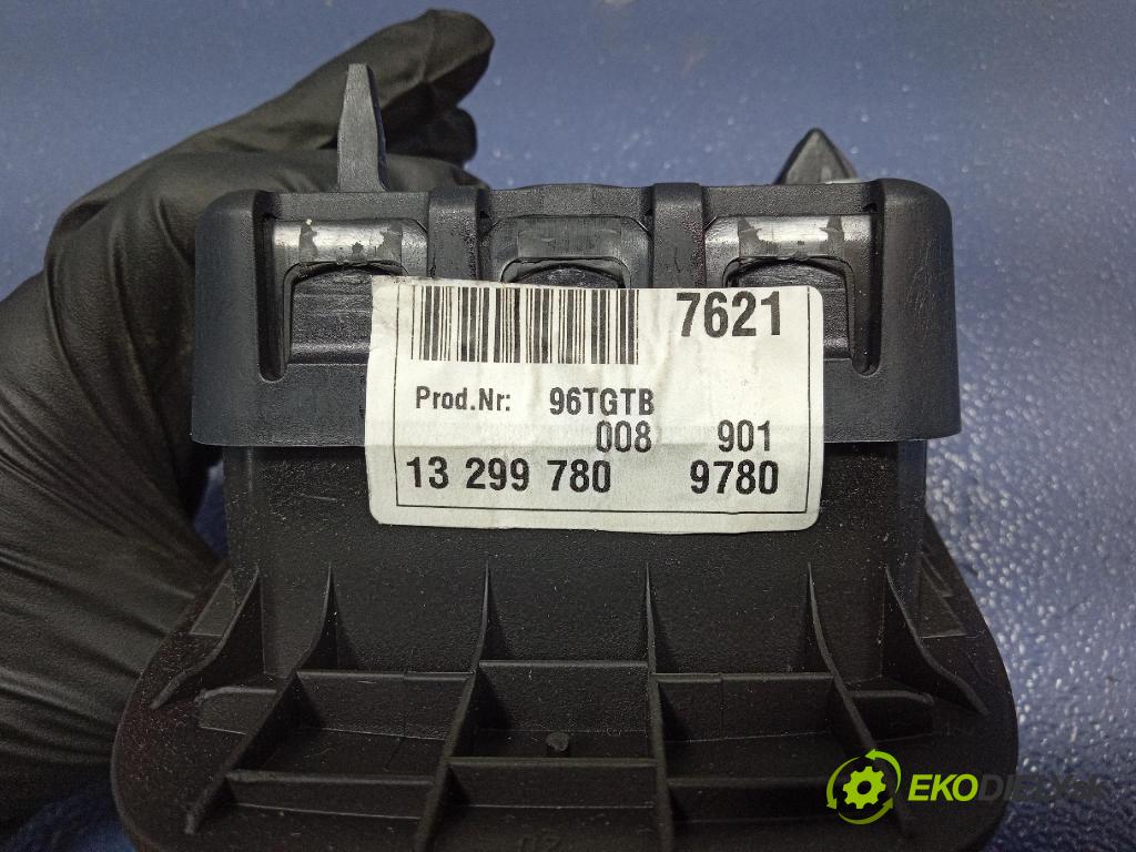 Opel Zafira 2016 kokpit,přistrojova deska A3470