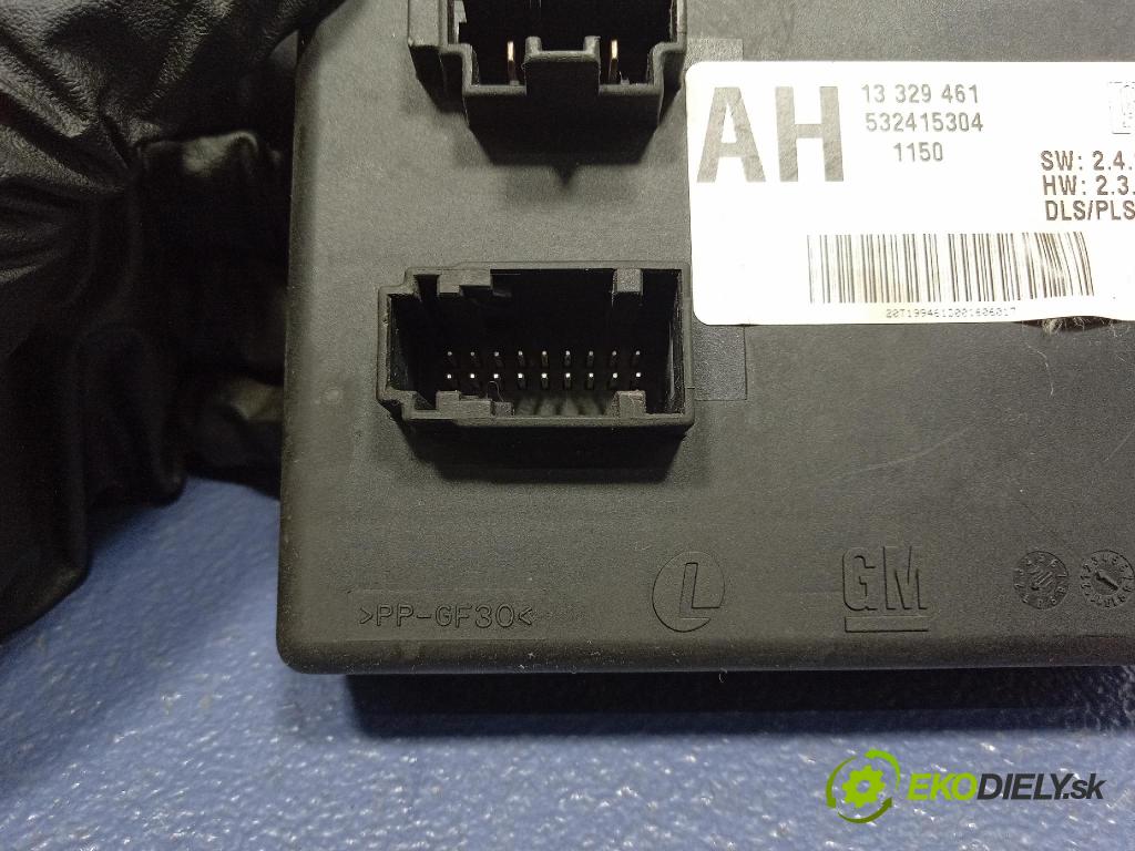 Opel Insignia 2011 řídící jednotka 13329461