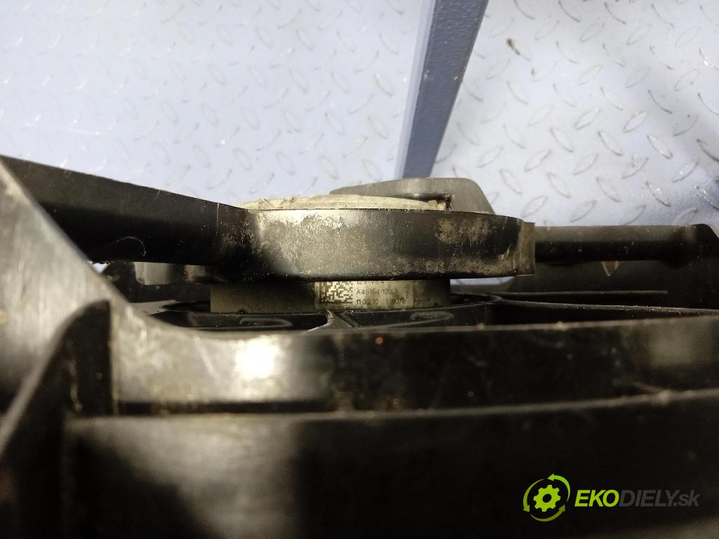 Opel Insignia 2011 ventilátor Chladič: 13223018