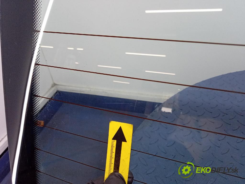 Mercedes Vito 1998 sklo zadní