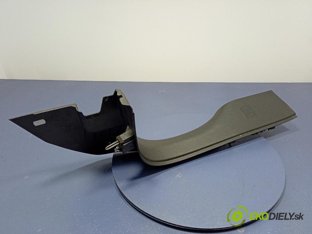 Opel Zafira 2016 kryt Plast: Interiéry: 13289774