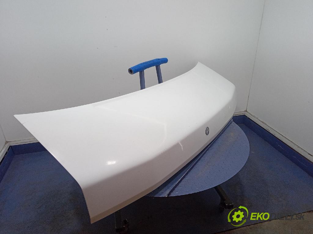 Mercedes 614d vario 1997 kapota přední: