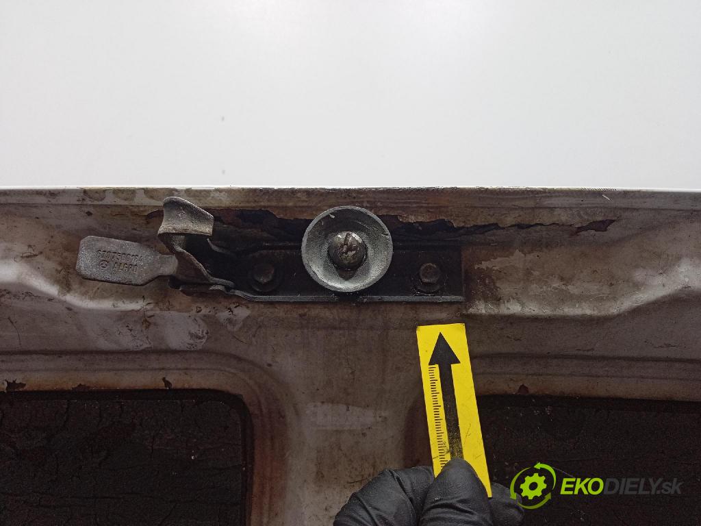 Mercedes 614d vario 1997 kapota přední: 