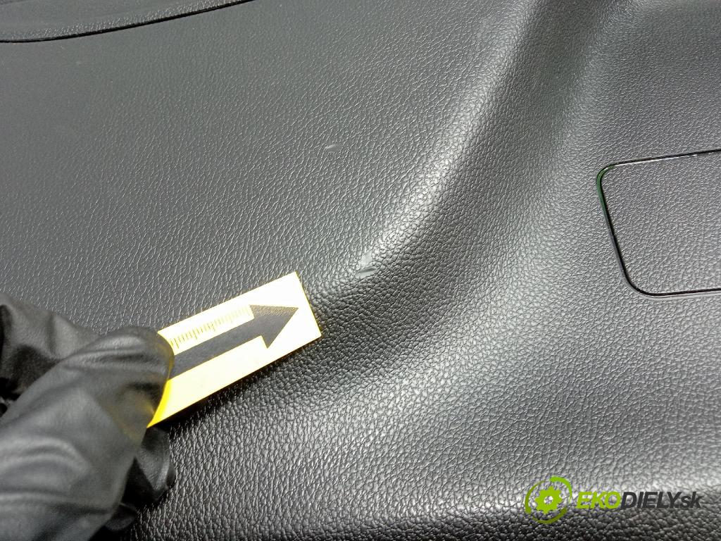 Opel Zafira 2016 kryt Plast: Interiéry: 13289579