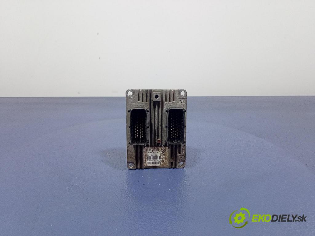 Fiat Doblo 2009 řídící jednotka Motor: 51798636