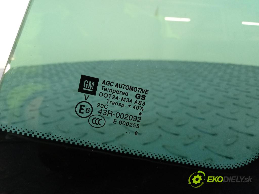 Opel Zafira 2016 sklo dvere zad ľavé