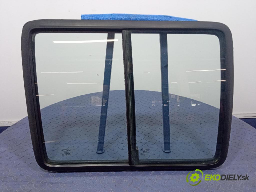 Fiat Doblo 2009 sklo Karosérie: Zad: