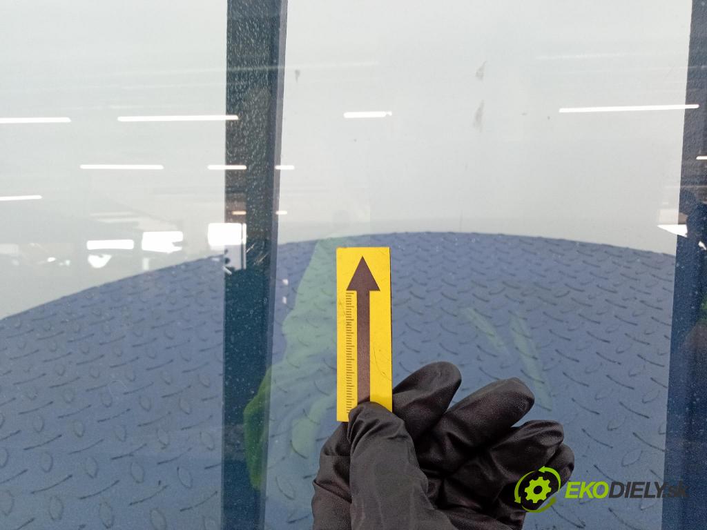 Opel Zafira 2016 sklo dvere Predné ľavá