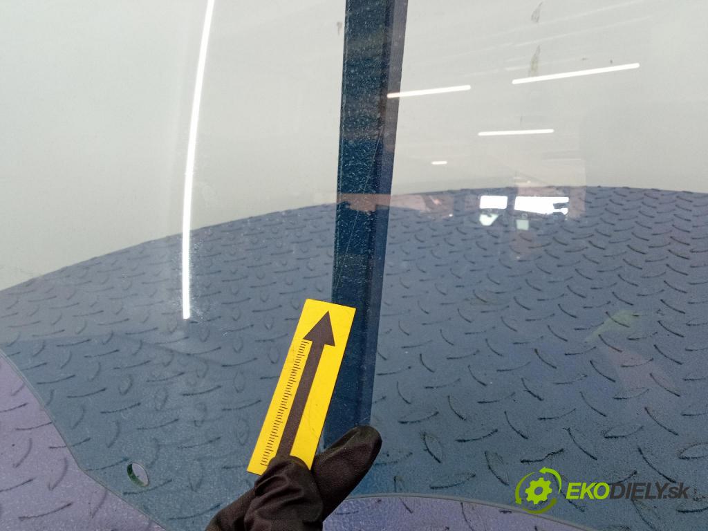 Opel Zafira 2016 sklo dvere Predné ľavá