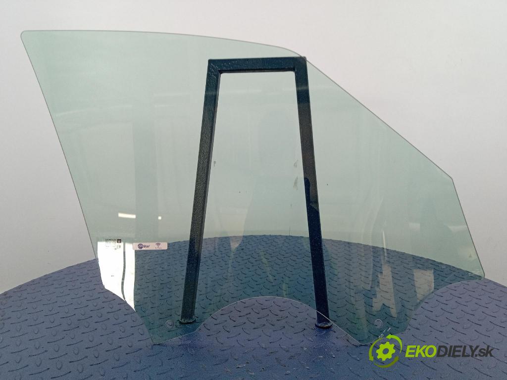 Opel Zafira 2016 sklo dveře před levá 