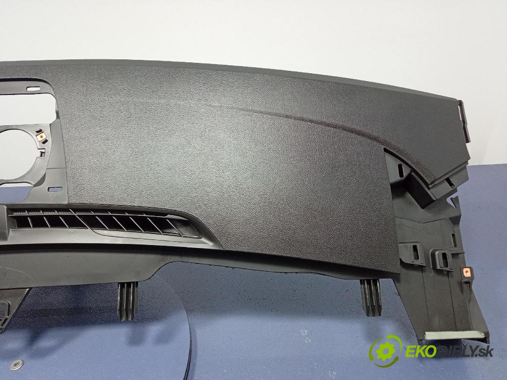 Opel Zafira 2016 kryt Plast: Interiéry: 13293504