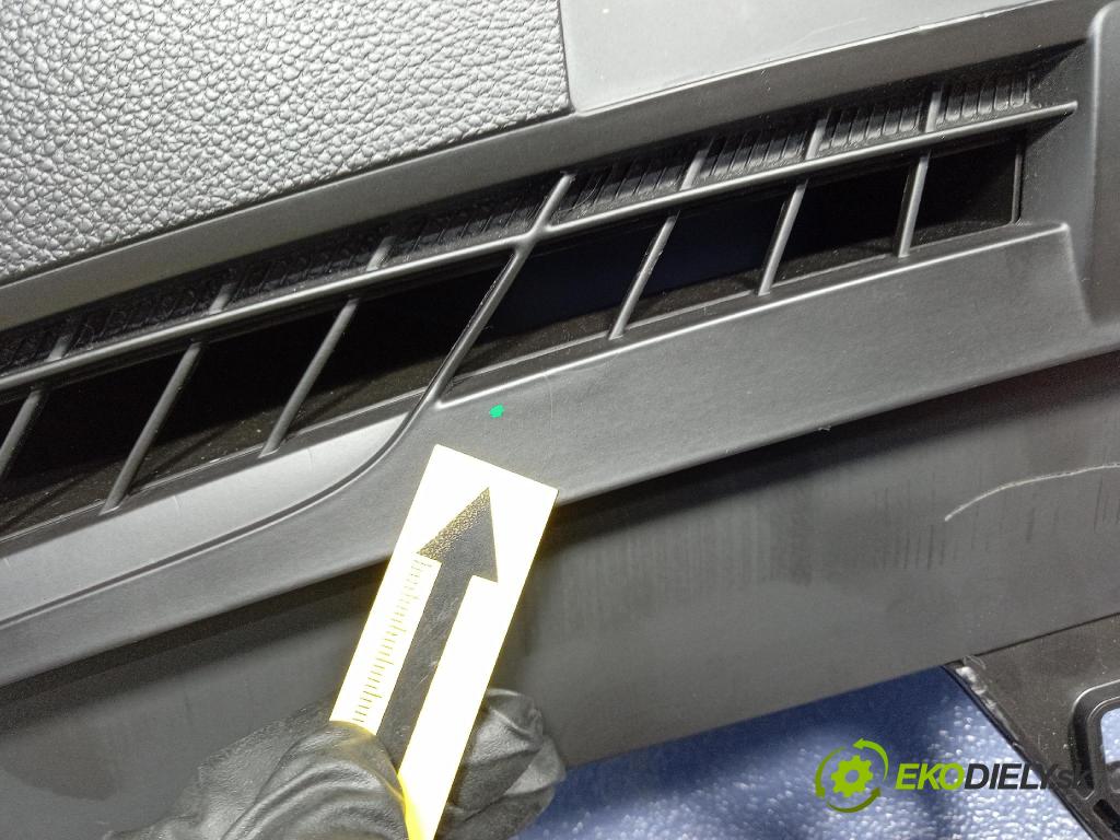 Opel Zafira 2016 kryt Plast: Interiéry: 13293504